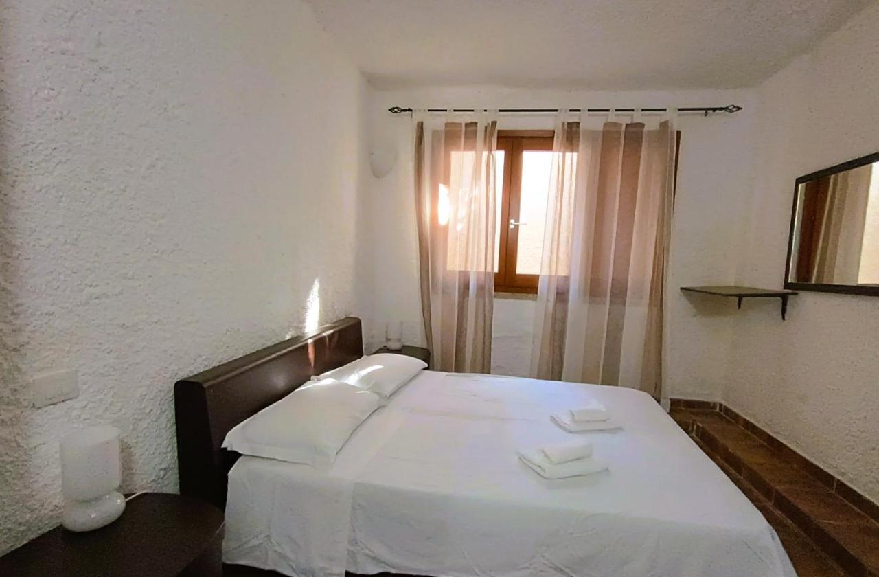 Central House Porto Rotondo Bagian luar foto
